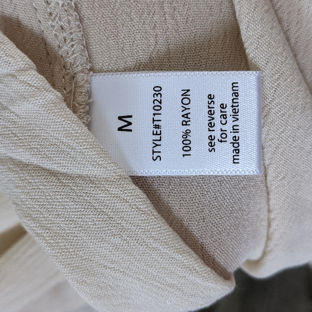 ⬇️M LEFT⬇️CREAM FRONT TIE TOP - Picture 7 of 7